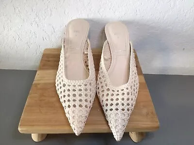 ZARA Off White Crochet Mesh Kitten Block Heel Pointed Toe Mule Sz 38 • $29.98