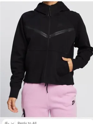 Women’s Nike Tech Fleece’ Windrunner Hoodie’✔️ • $25