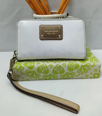Michael Kors White Patent Leather Zipper Closure Credit Card Wristlet Wallet • $38