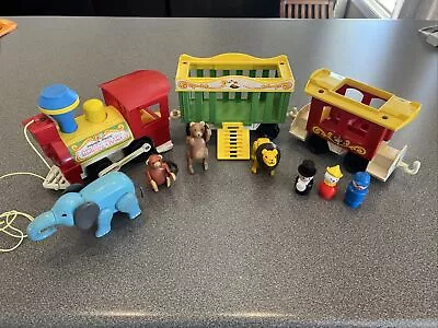 Vintage FISHER PRICE PLAY FAMILY CIRCUS TRAIN 991 Little People • $45