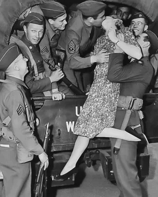 8x10 Photo Actress Martha O'Driscoll Kisses A Random Soldier As He Goes To War. • $6.99