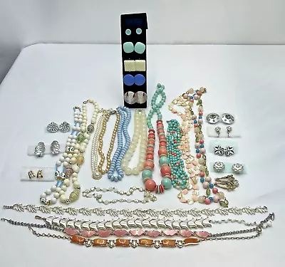 Vintage Costume Thermoset Beaded Jewelry Mix Lot Most Pastel Colors 28 Pieces • $35.19