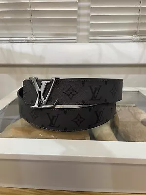 Louis Vuitton LV Initials 40mm Reversible Belt • $375