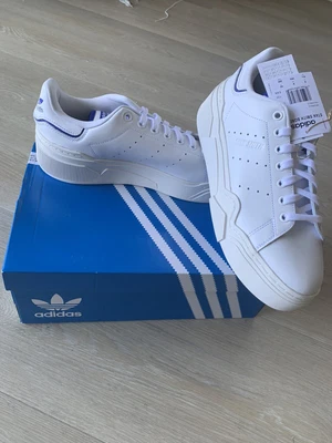 $90 • Buy Adidas Stan Smith Bonega 2B Womens Sneaker/shoes US 9.5, White