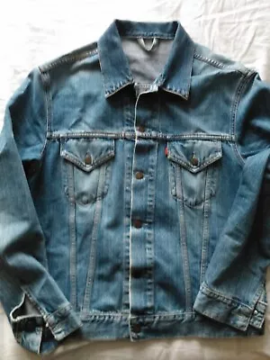 Mens LEVI DENIM JACKET SIZE L 42 CHEST • £25