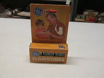 Vintage Ge Flash Bulbs In Original Box • $3.25