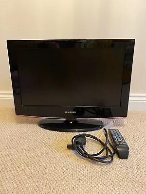 Samsung 22   LCD TV DVD Combi & Remote Model LE22B470C9MXXU - Used • £44.99