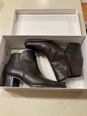 Vintage Covington Fairbanks Women’s Size 8 Boot Brown  • $15