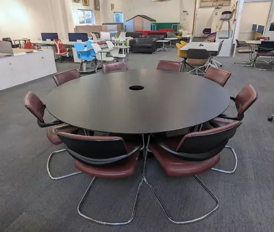 10 Person Round Modern Meeting Table Black Top And Black Base. • £954