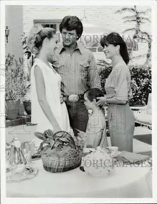 Press Photo Jenilee Harrison Victoria Principal Patrick Duffy On  Dallas  • $19.88