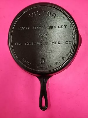 Vintage GRISWOLD  722  No.8  VICTOR  CAST IRON SKILLET W/ HEAT RING - RESTORED • $140