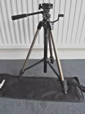 Velbon CX-440 Lightweight Tripod With Original Shoulder Bag • £14.95