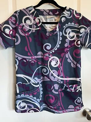 UA Scrubs Women’s Scrub Top Purple Lavender Swirl Print Short Sleeve Sz SMALL • $12.75