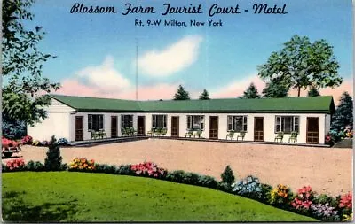 Postcard Blossom Farm Tourist Court Motel Milton New York • $5.95