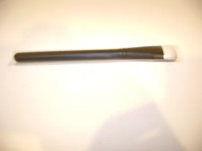 MAC Brush 235 SE Split Fiber All Over Eye Eyeshadow Brush NWOB  100% Authentic • $9.95