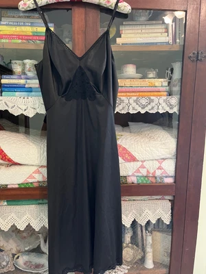 $7.99 • Buy Vintage Sears  The Doesn't Slip  Black Nylon Full Slip W Lace Trim Sz 38 Tall