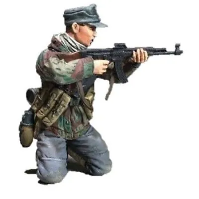 W Britain WWII German Volksgrenadier In Parka Kneeling Firing 1944-45.  25050 • £39.99