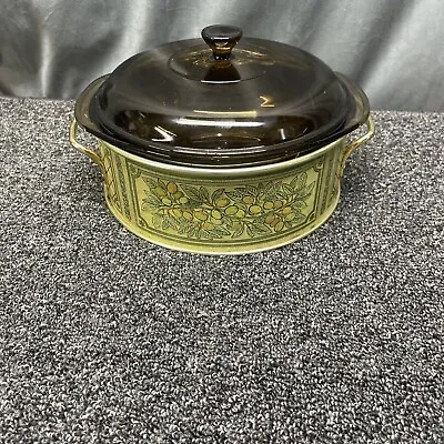 Vintage Brown Pyrex Casserole Baking Dish 2 Qt Lid & Metal Gold Harvest Carrier • $38.92