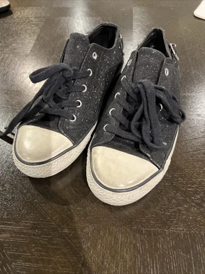 £5 • Buy Ash Black Shimmer Traners Size 38