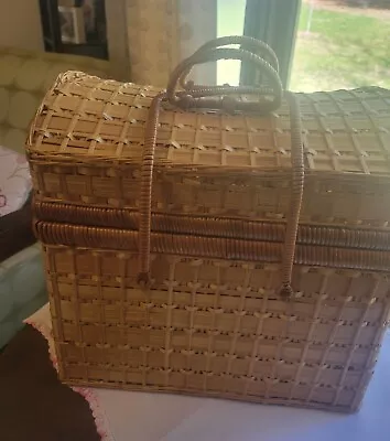 Vintage Wicker Picnic Basket W/ 20-piece Plastic Service For 4 • $20