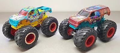 Hot Wheels Monster Trucks Demolition Doubles Raijyu Vs Koumori 1:64 Scale GJF66 • £8.99