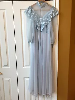 NWOT Vintage Peignoir Set Small • $59.99