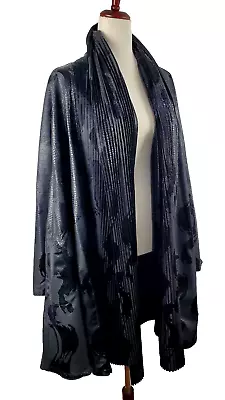 EUC MYCRA PAC Black Raised Velvet Pleated Collar Rain Coat Jacket Pleated M L B7 • $74.99