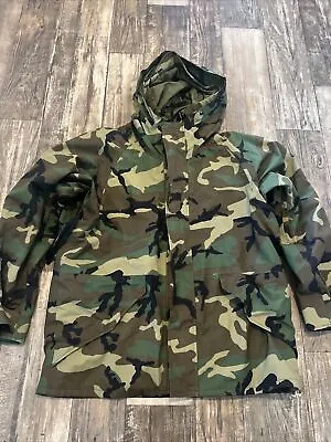 Genuine US Military Jacket Mens Parka Cold Weather Woodland Camouflage Large • $74.95