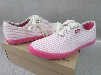 Levi's Carsten Pink Pinstriped Athletic Canvas Sneakers Shoes - Women's Size 7 • $32.15