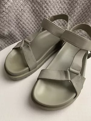 Ladies Grey Sandals By”ZARA” Size 5uk(38) • £13.10