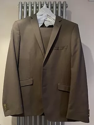 Holland Esquire Men’s Two Piece Suit  • £40