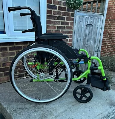 Invacare Action 4NG Self-Propelled Fold Lightweight Green Wheelchair RRP: £800+ • £350