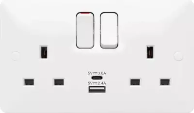 Hager WMSS82-USBAC Sollysta 13A DP 2Gang Switched Socket + 2xUSB A+C Ports-White • £20