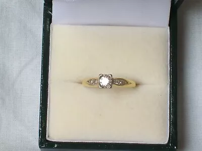 A ANTIQUE 18ct 750 GOLD 0.256 DIAMOND SOLITAIRE With ACCENTS RING. UK L. 2.17gm. • £125