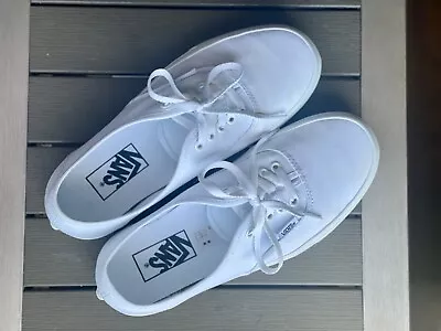 Vans Authentic Low Top Sneaker Shoes UNISEX • $20