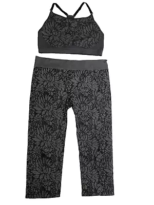 Fabletics Black Gray Floral Crop Leggings Sports Bra Outfit Athleisure Medium • $35.95