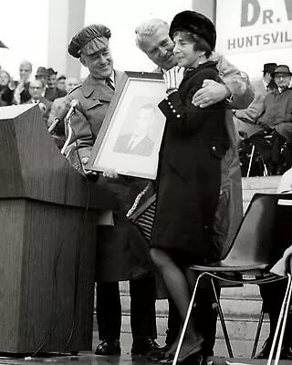 Dr. Wernher Von Braun With General Richard Drury - 8x10 Nasa Photo (da-272) • $8.87