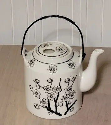 Torre & Tagus Collection Kiri Porcelain Teapot Black & White Floral Metal Handle • $12.74