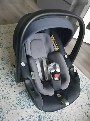 Maxi-Cosi Pebble 360 Convertible Car Seat - Essential Graphite • £60