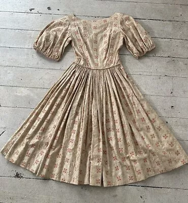 Vintage 1950s Embroidered Fit And Flare Feminine Dress • $85