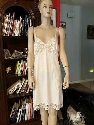 Vintage Vanity Fair Ivory 38 S Full Slip Nightgown 1950’s Tricot Nylon • $24.99