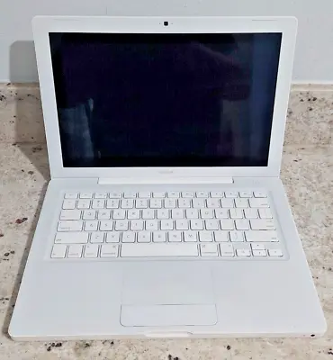 Apple Macbook A1181 Core 2 Duo Late 2007  FOR PARTS BLANK SCREEN • $19.99