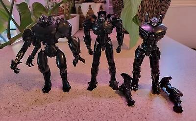 NECA Pacific Rim SDCC End Credits Jaeger 3-pack Figures • $24.99