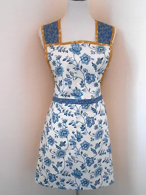 Apron Women's Cream Blue And Gold Print With Pocket And Ties • £17.10