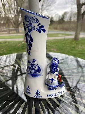 Delft Blue Dutch Boy Girl Kissing Holland Figure Handpainted Vase Porcelain Rose • $13.95