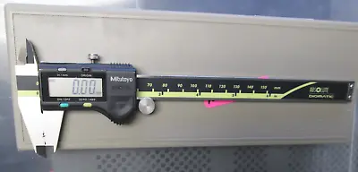 Digital Caliper MITUTOYO 500-196-20 ABSOLUTE 0-6  Range TESTED  Case & Battery • $119