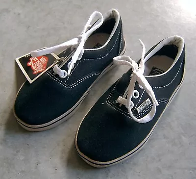 Vans Unisex Kids Black Canvas Low Tops Shoes Sz 26 Euro / 9 Us / 8 Us Brand New  • $19