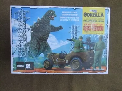 Godzilla Movie 1/25 Army Jeep Model Kit MPC 882M-12  New/Sealed/Backdrop - Neat • $29