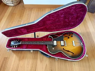 Gibson ES135 2001 - Tobacco Sunburst • $3100