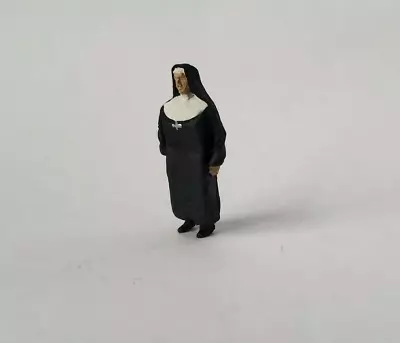 Arttista #1128 - Nun Standing (heavy Set) - O Scale Figure - Model Trains - NEW • $8.79